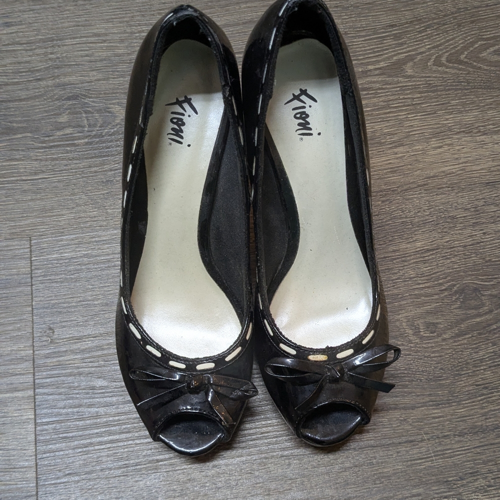 FIONI Black Peep-Toe Heels with Bow Size 5